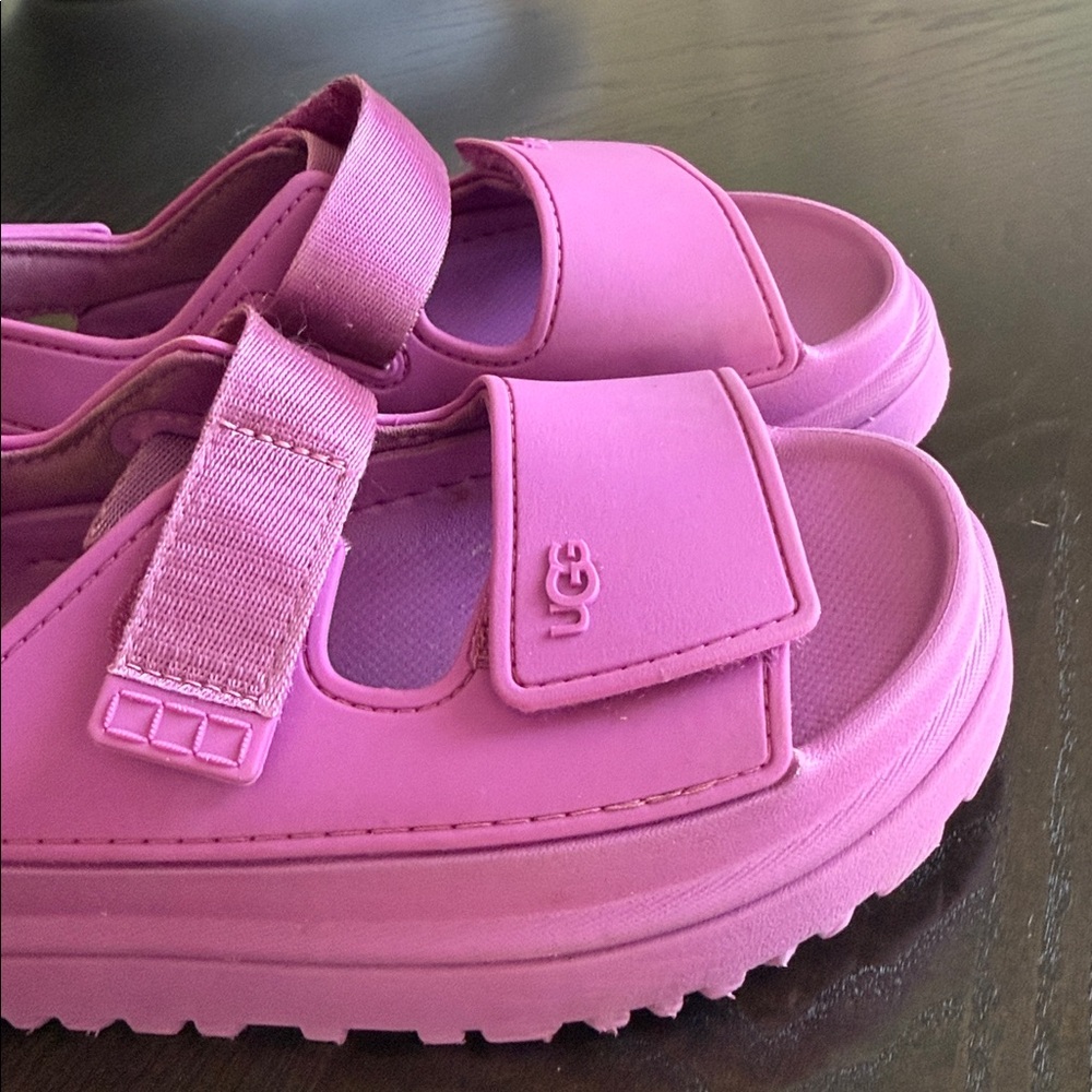UGG Kids Goldenstar Sandal - Picture 6 of 12